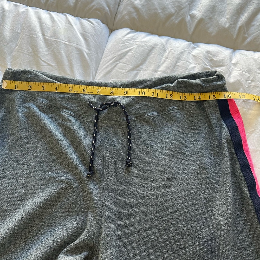 Sundry cropped sweatpants, size large (3) - Picture 7 of 13